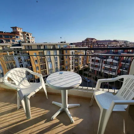 Апартхотел Lux In 4 Star 3*