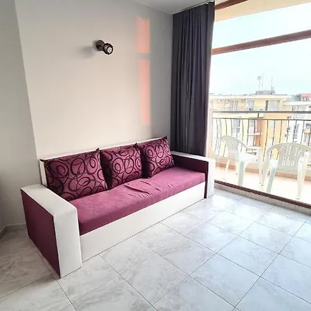 Lux In 4 Star Aparthotel Slantschew brjag